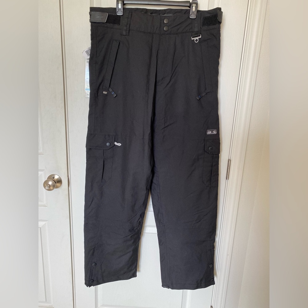 Ocean & Earth black snow pants, size L. NWT